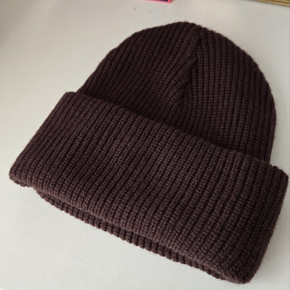 Aritzia brown beanie